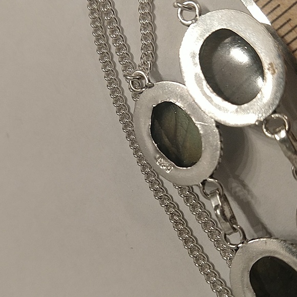 Labradorite necklace and earrings - Picture 6 of 8